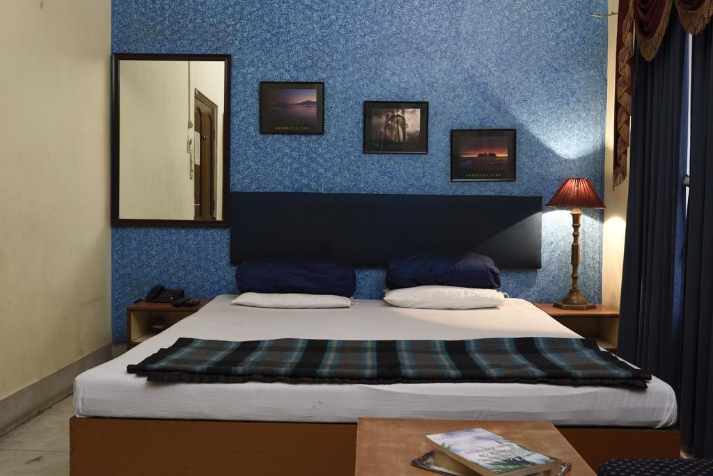 Hotel Esplanade Chambers โกลกาตา ภายนอก รูปภาพ